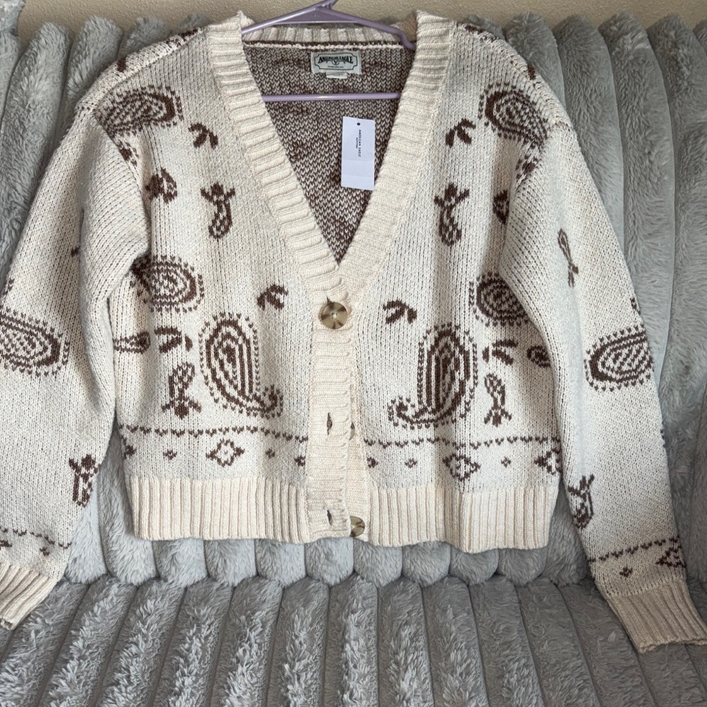 NWT American Eagle 🦅 Cream and Brown Paisley V-Neck Cardigan Sweater Size Small
